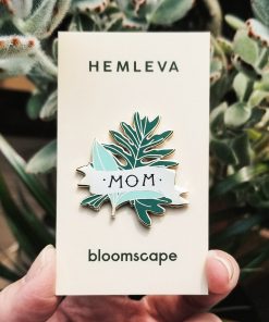 Hemleva Plant Mom Enamel Pin